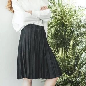 ORLY black jean pleated skirt